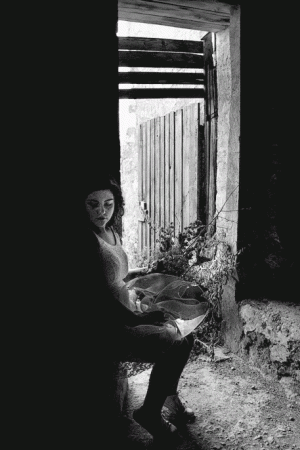 immagine donna nell'ombra