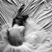 donna nuda con tulle